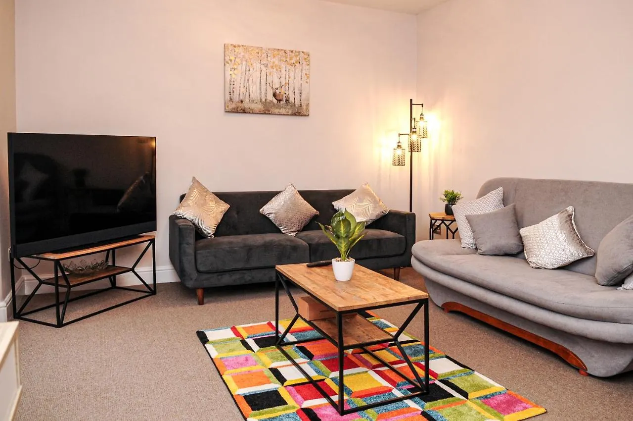 Luxury 5 Star London Apartment - Parking, Garden, Nr Greater London Metro Stations 0*,  United Kingdom