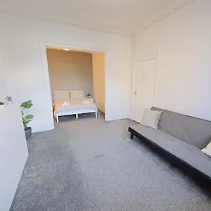 Apartment Stratford House - Sleepylodge, London