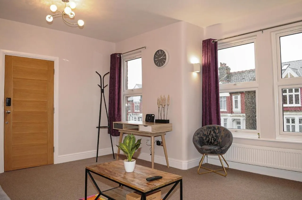 Luxury 5 Star London Apartment - Parking, Garden, Nr Greater London Metro Stations United Kingdom